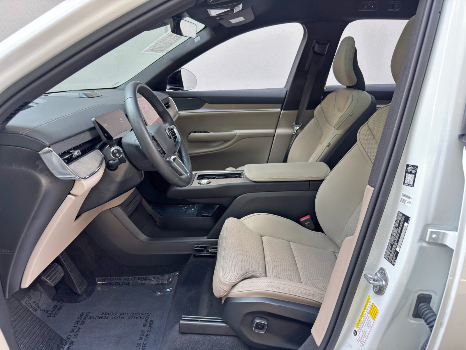 Used 2025 Volvo EX90 Ultra AWD/4WD image 16