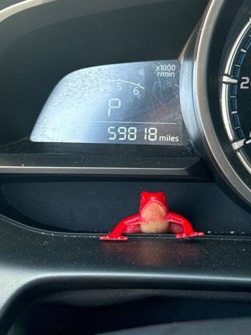 Used 2019 Toyota Yaris LE FWD image 7