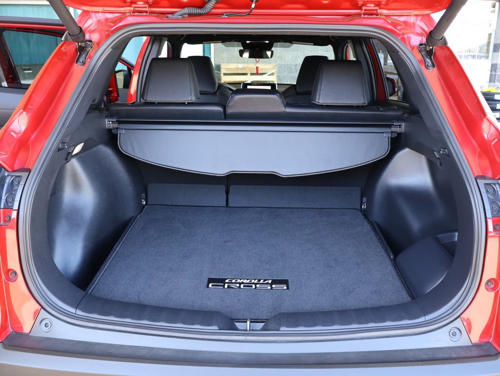 Used 2023 Toyota Corolla Cross XSE w/ Convenience Package image 33