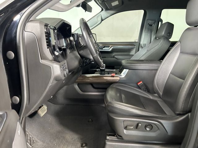 Used 2022 Chevrolet Silverado 1500 LT Trail Boss w/ LT Trail Boss Premium Package AWD/4WD image 12