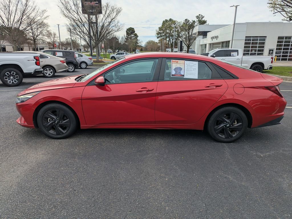 Used 2021 Hyundai Elantra SEL w/ Cargo Package image 5