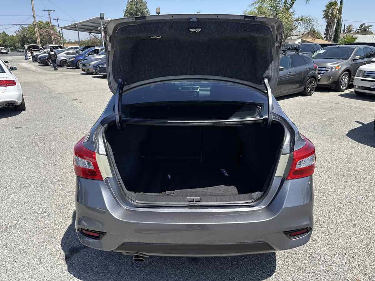 Used 2017 Nissan Sentra SR Turbo FWD image 14