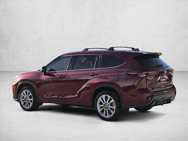 Used 2025 Toyota Highlander Limited FWD image 8