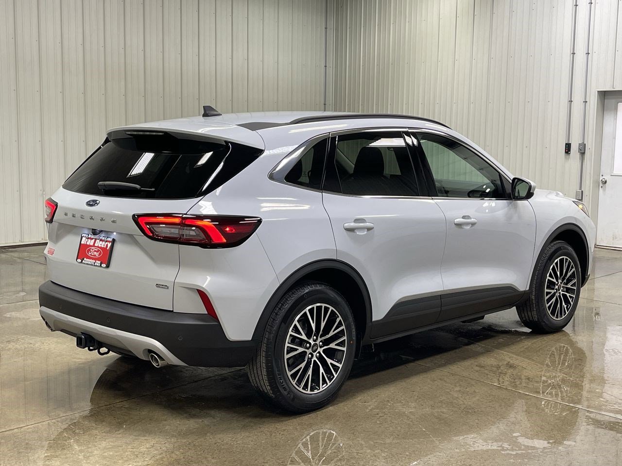 New 2025 Ford Escape SE w/ Class II Trailer Tow Package image 18