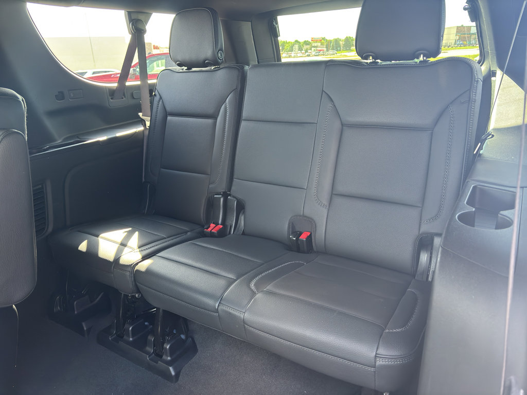 Used 2025 GMC Yukon XL Denali AWD/4WD image 13