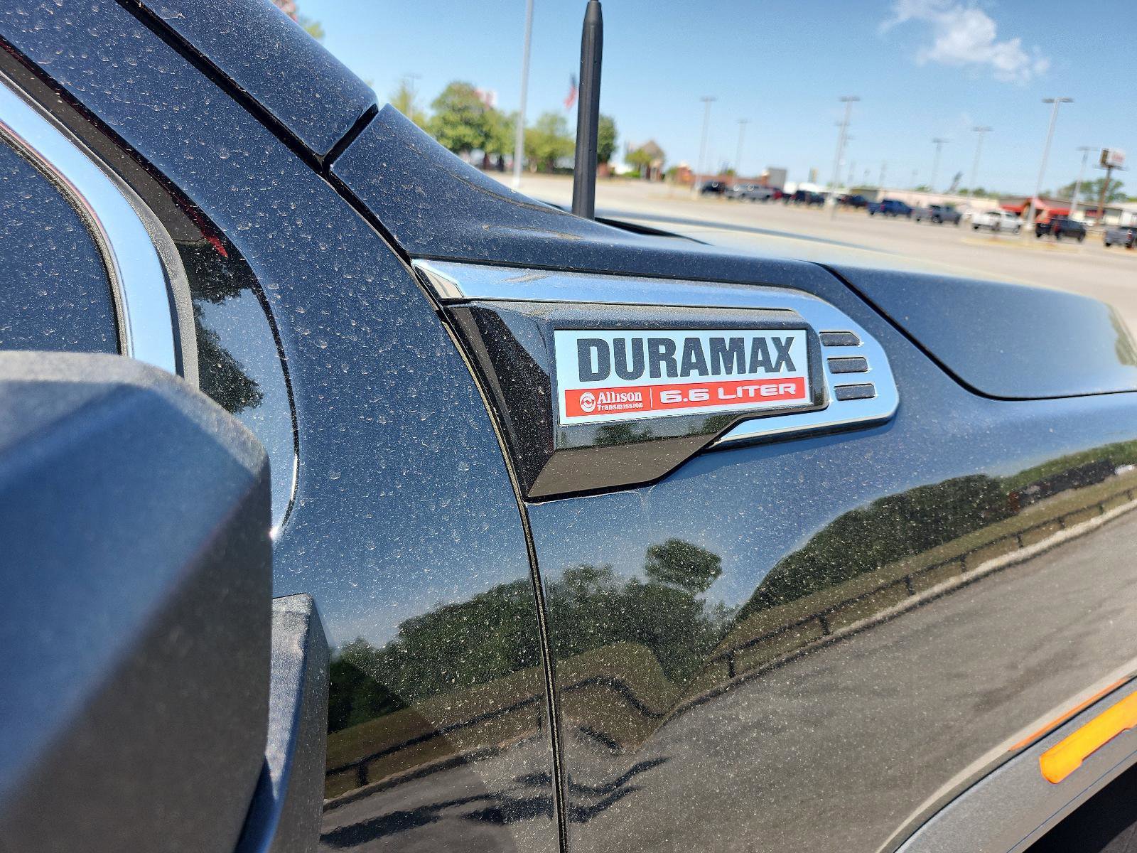 New 2025 GMC Sierra 2500 SLT w/ SLT Premium Package image 8