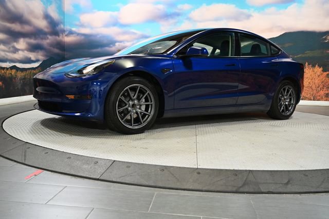 Used 2023 Tesla Model 3 Standard Range RWD image 3
