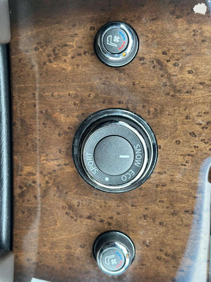 Used 2014 INFINITI QX60 Luxe w/ Deluxe Touring Package AWD/4WD image 39