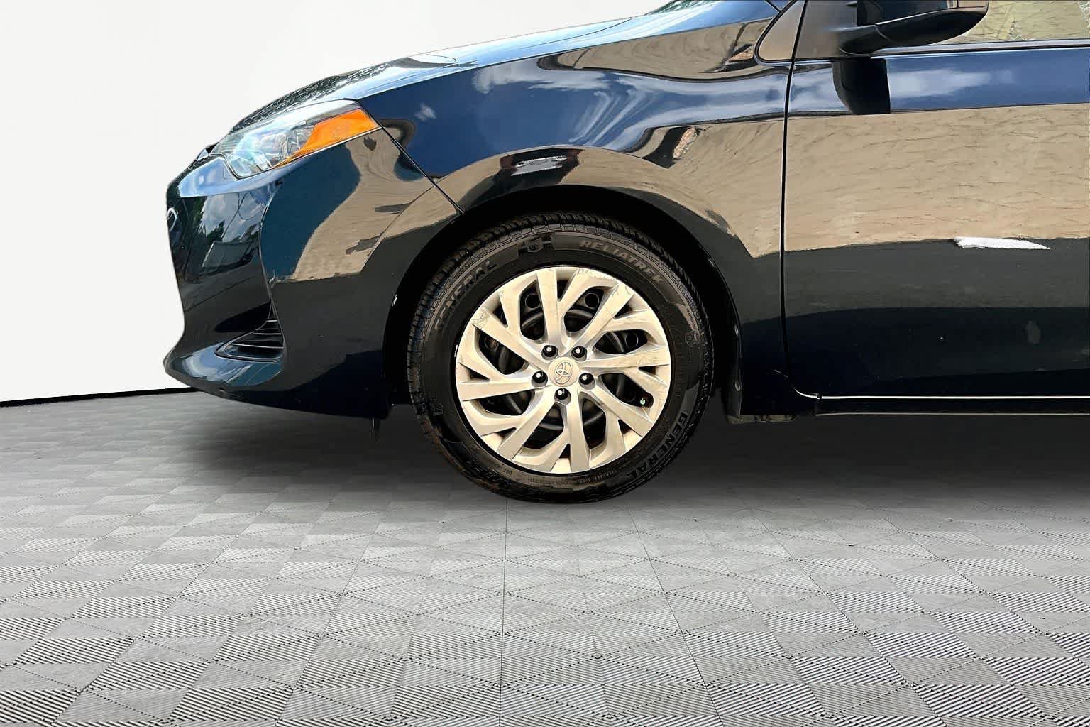 Certified 2019 Toyota Corolla LE FWD image 11