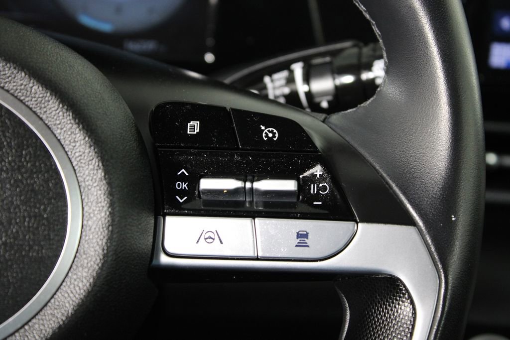 Certified 2021 Hyundai Elantra SEL w/ Convenience Package image 23