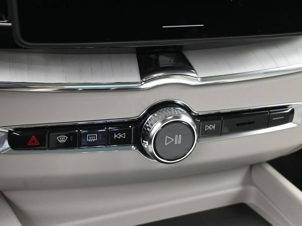 New 2026 Volvo XC60 T8 Ultra image 15