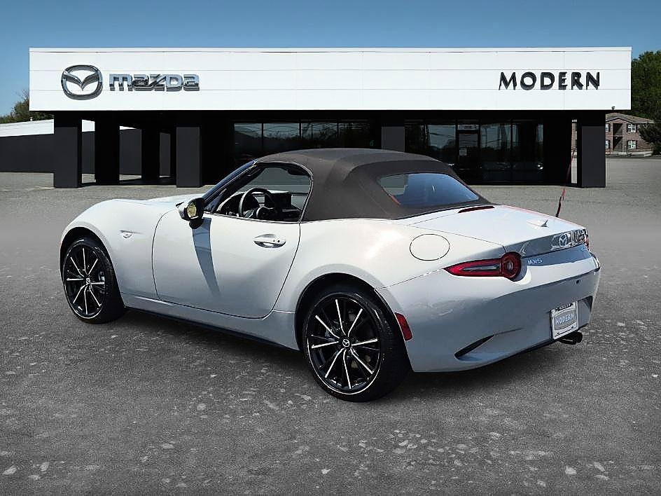 New 2026 MAZDA MX-5 Miata Grand Touring RWD image 3