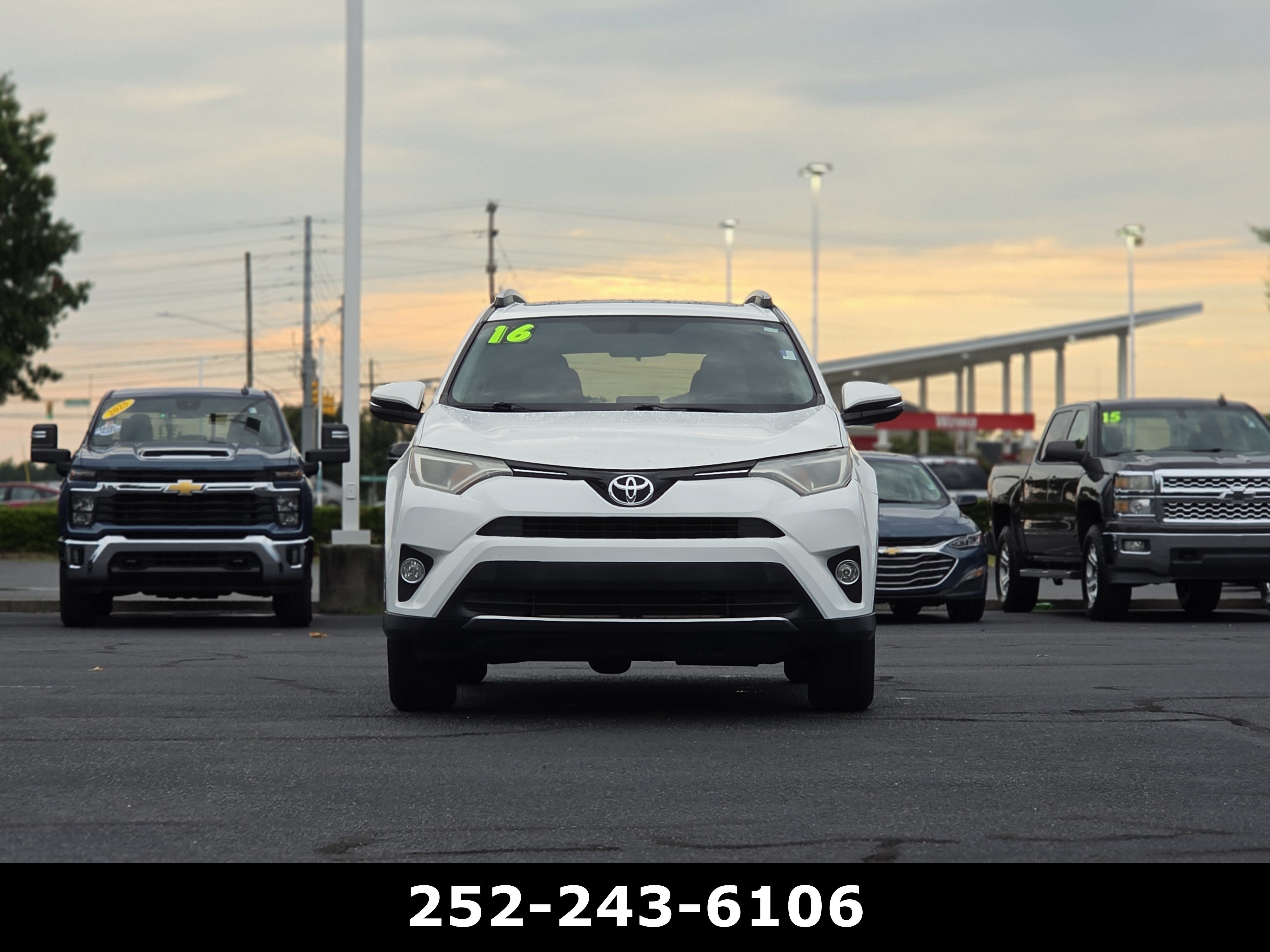 Used 2016 Toyota RAV4 XLE FWD image 2