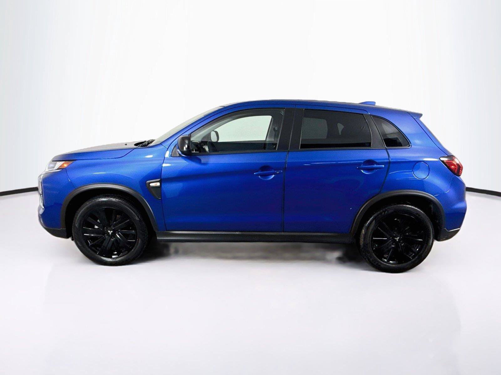 Used 2025 Mitsubishi Outlander Sport LE AWD/4WD image 2