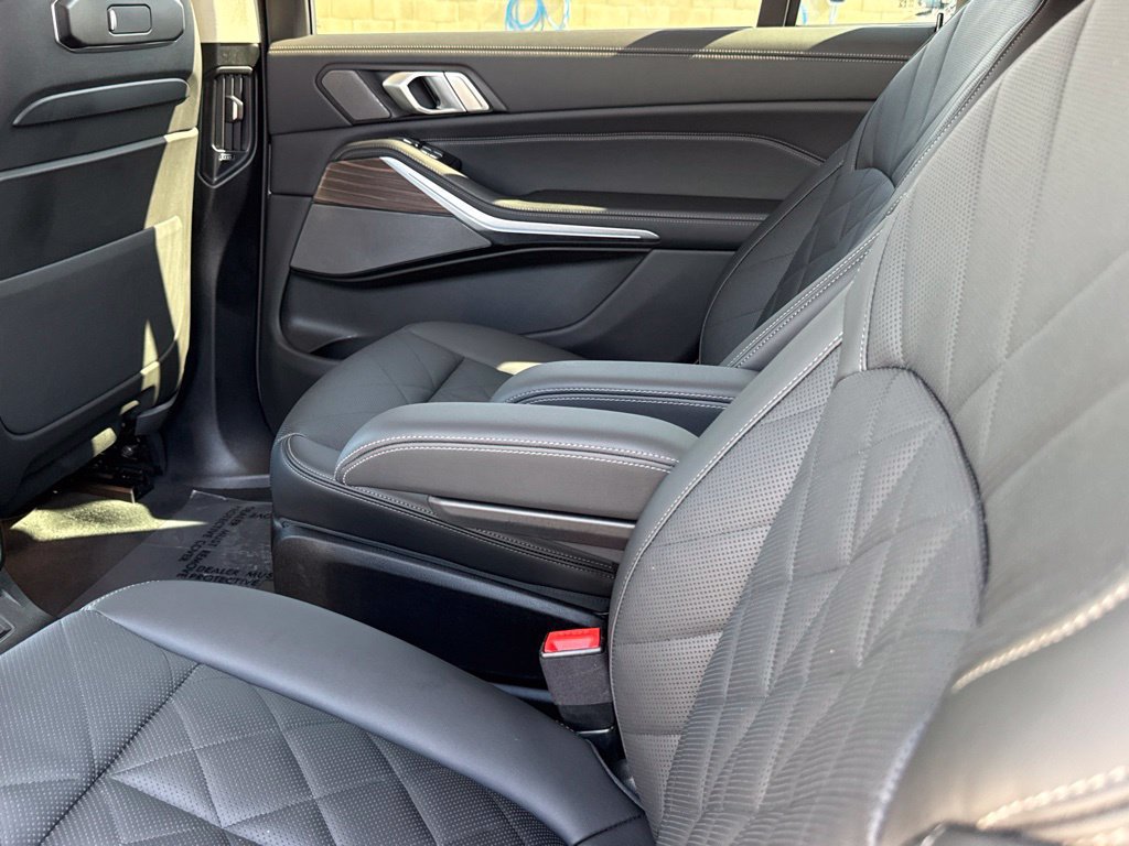 Used 2026 BMW X7 xDrive40i w/ Premium Package AWD/4WD image 30