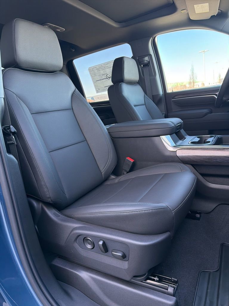 New 2026 Chevrolet Silverado 2500 LTZ w/ LTZ Convenience Package AWD/4WD image 11