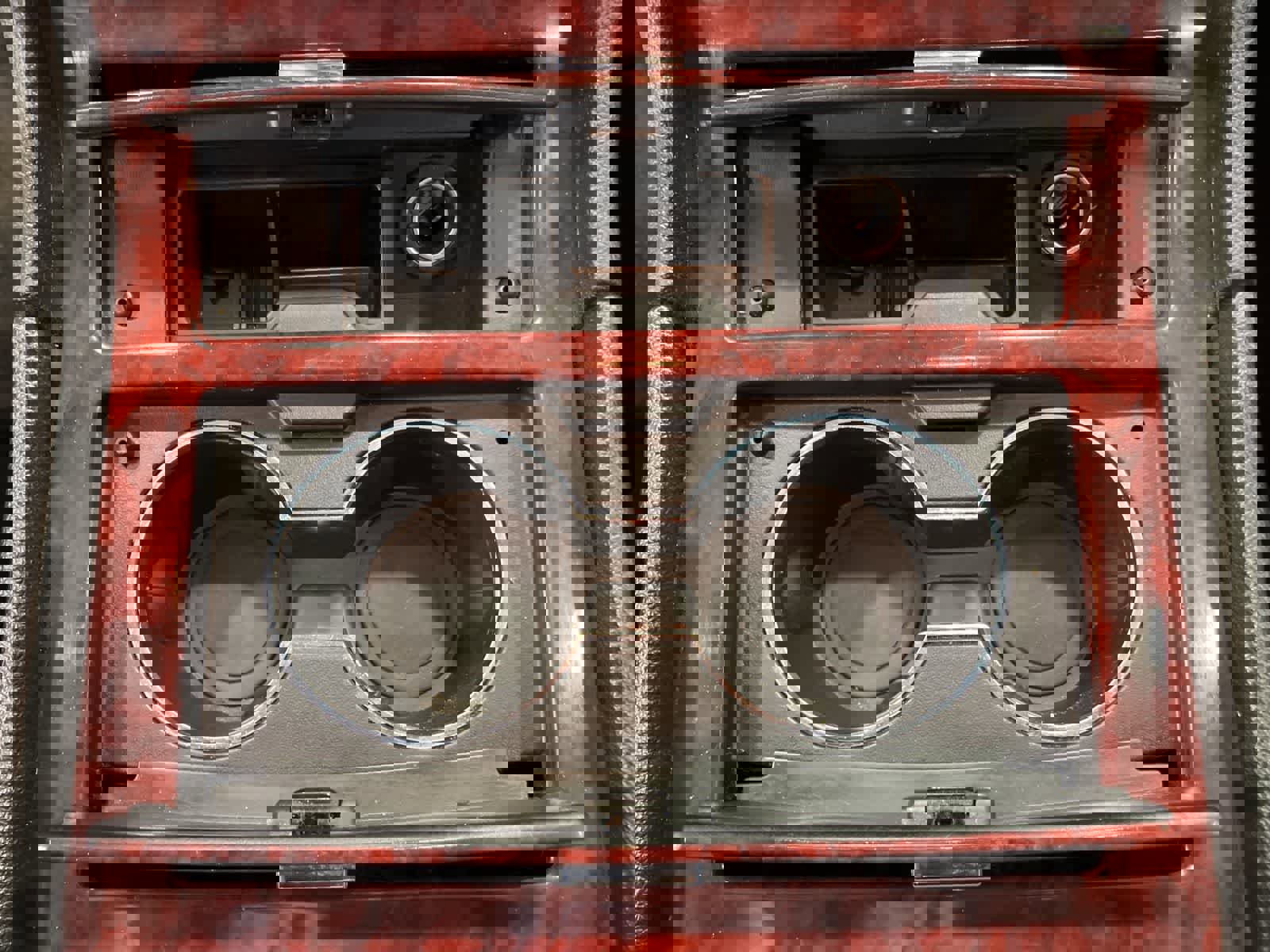 Used 2010 Cadillac Escalade Luxury image 18