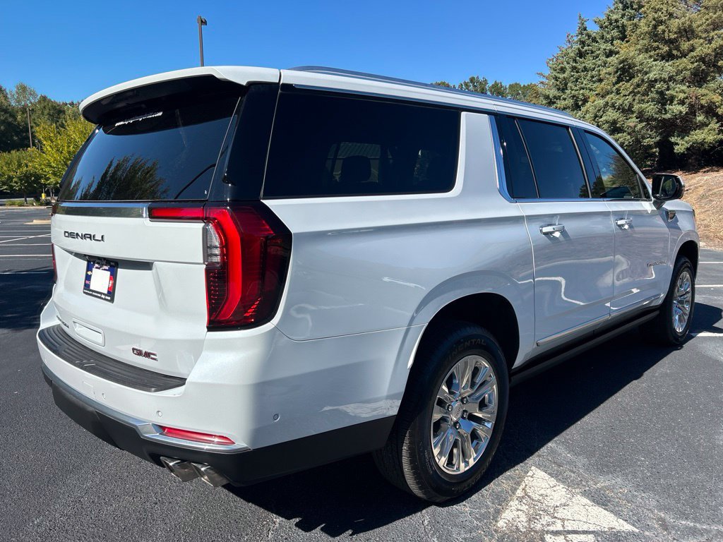 Used 2026 GMC Yukon XL Denali w/ Sun & Power Step Package AWD/4WD image 22