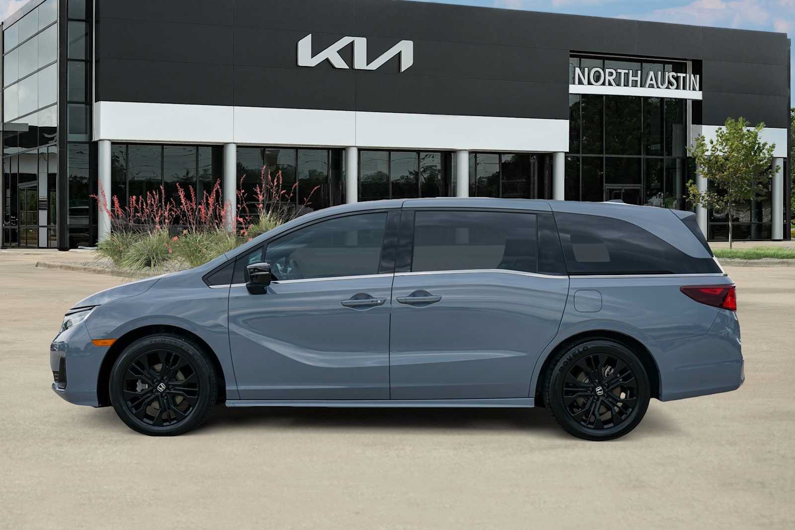 Used 2026 Honda Odyssey Sport-L image 3