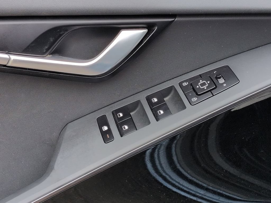 Certified 2023 Kia Niro Wind FWD image 24