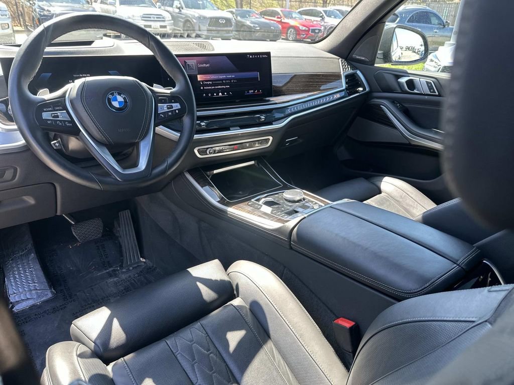 Used 2025 BMW X5 xDrive50e AWD/4WD image 11