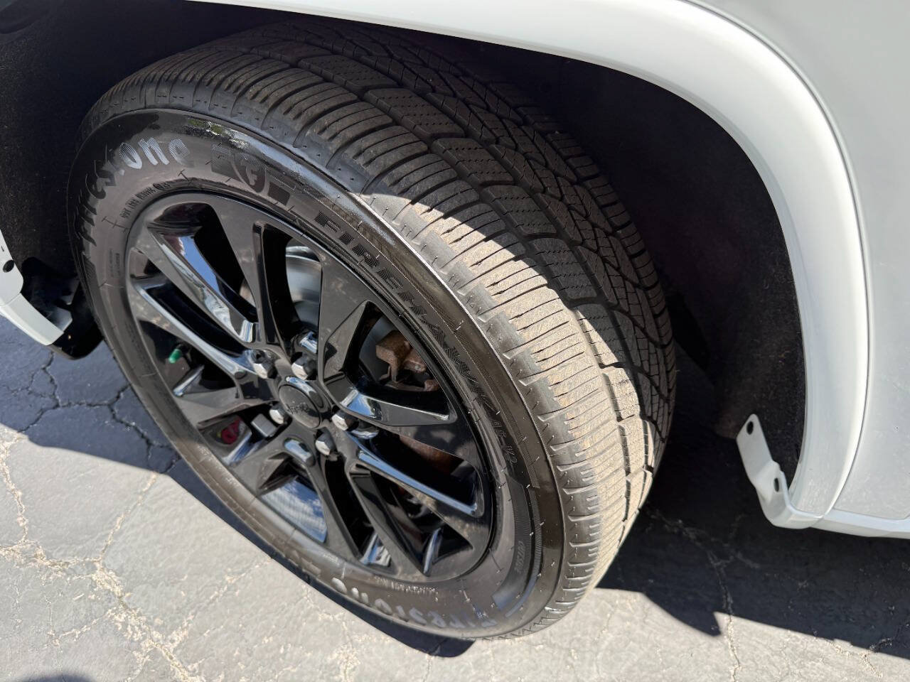 Used 2018 Jeep Grand Cherokee Altitude AWD/4WD image 28