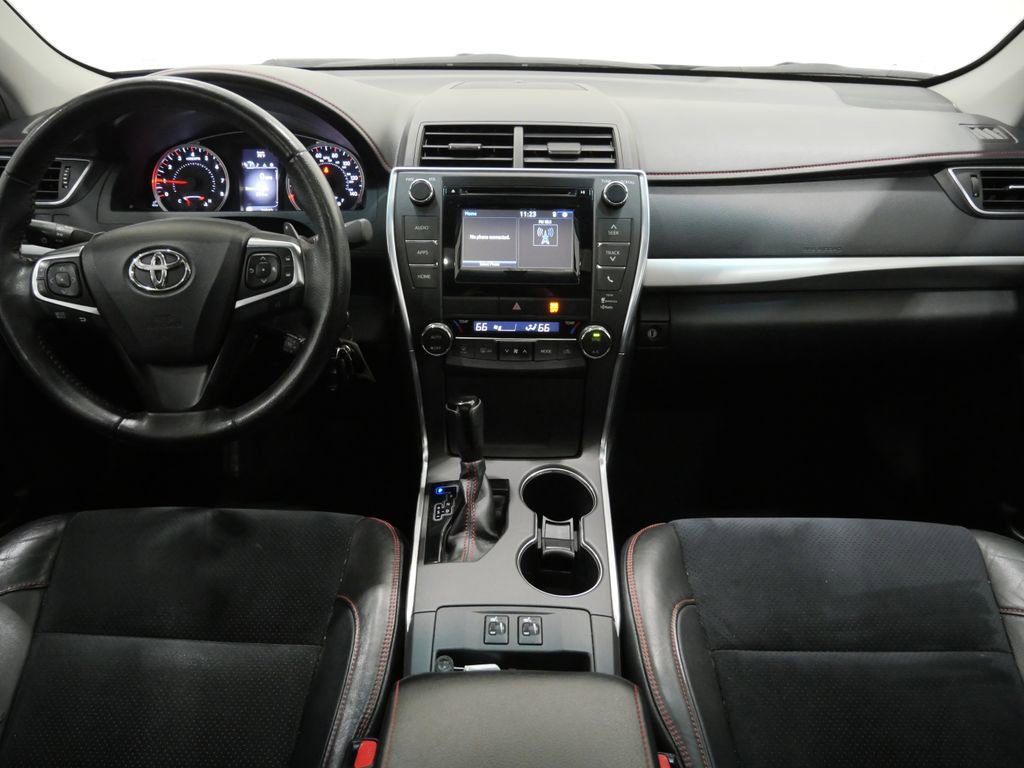 Used 2015 Toyota Camry XSE w/ Moonroof Package image 9