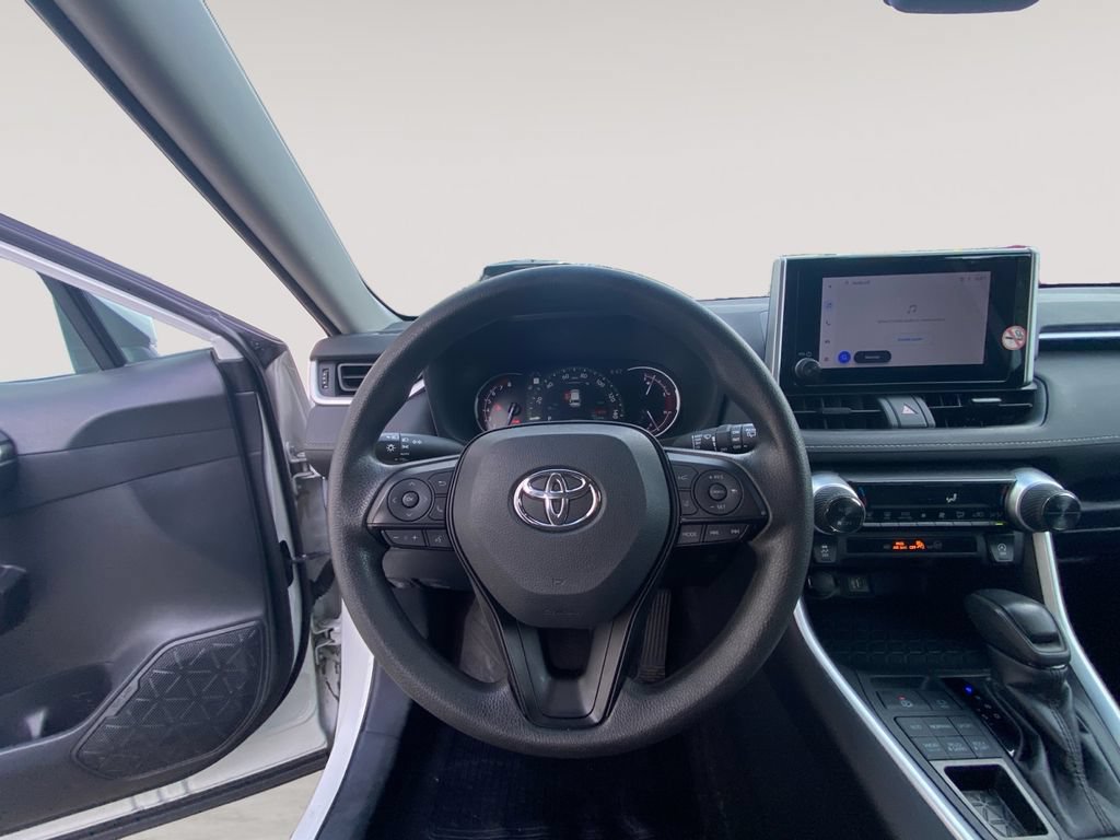 Used 2024 Toyota RAV4 XLE AWD/4WD image 12