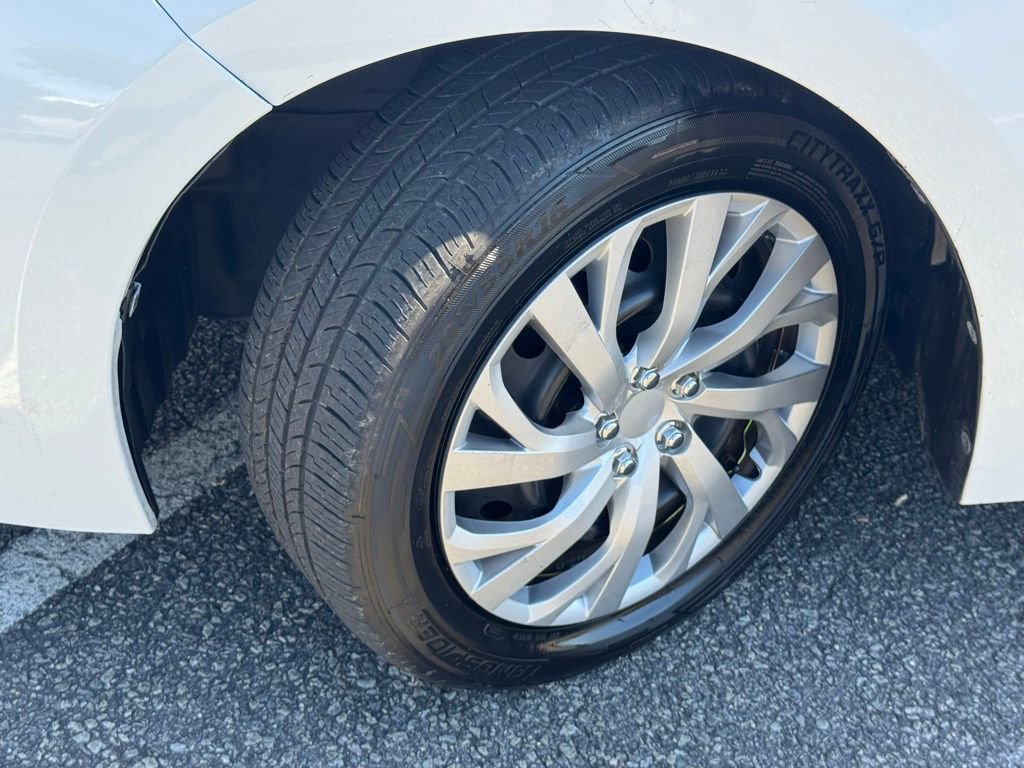 Used 2017 Toyota Corolla LE image 30