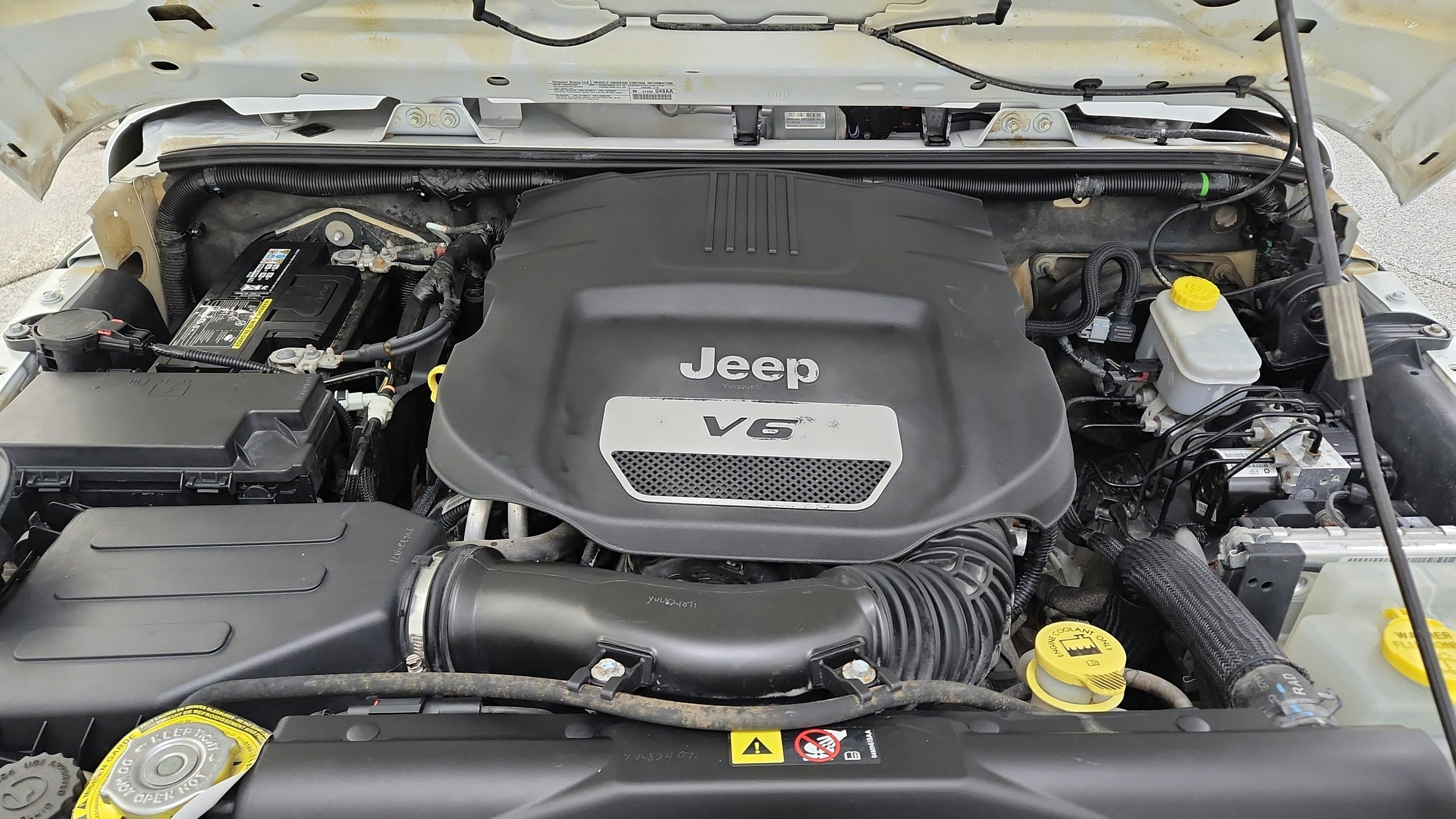 Used 2014 Jeep Wrangler Sport AWD/4WD image 25