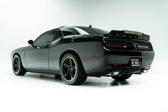 Used 2021 Dodge Challenger R/T Scat Pack RWD image 18