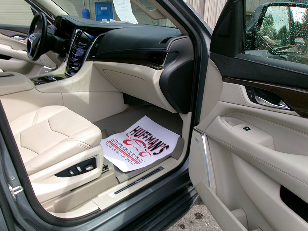 Used 2019 Cadillac Escalade Luxury image 11