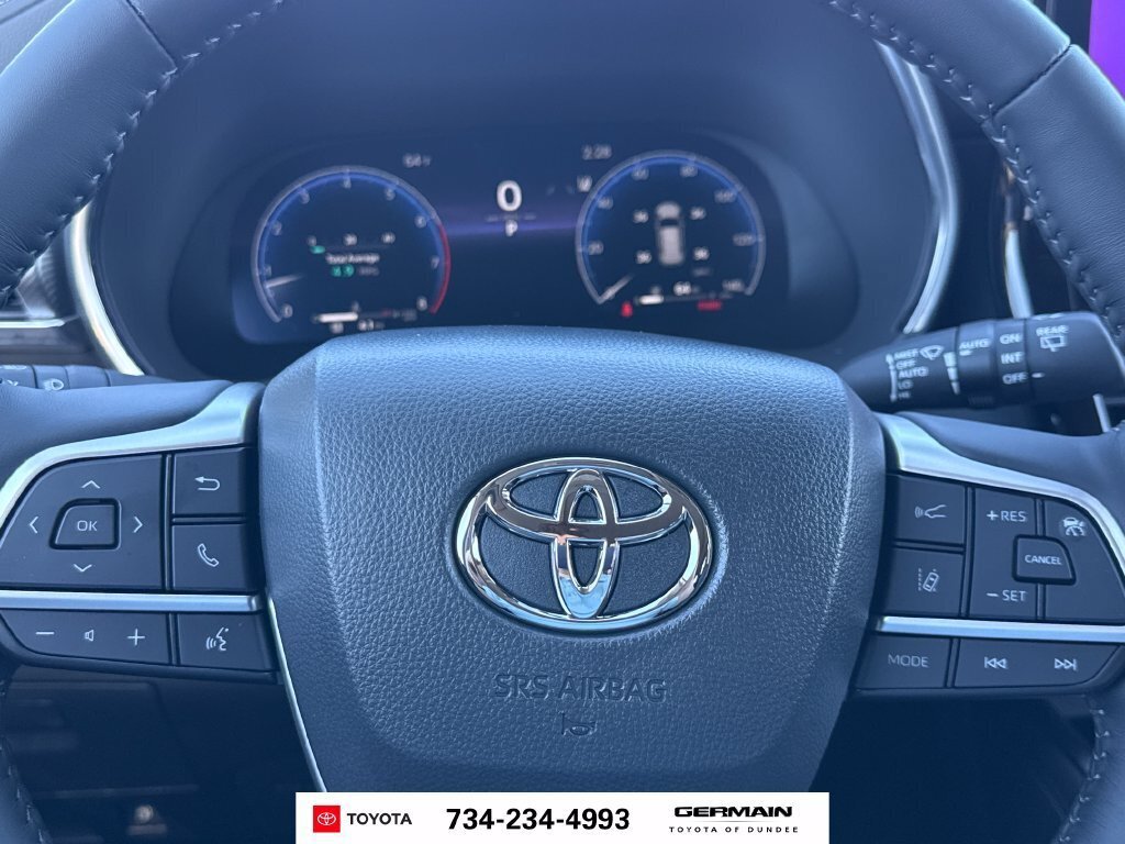 New 2026 Toyota Highlander Platinum AWD/4WD image 25