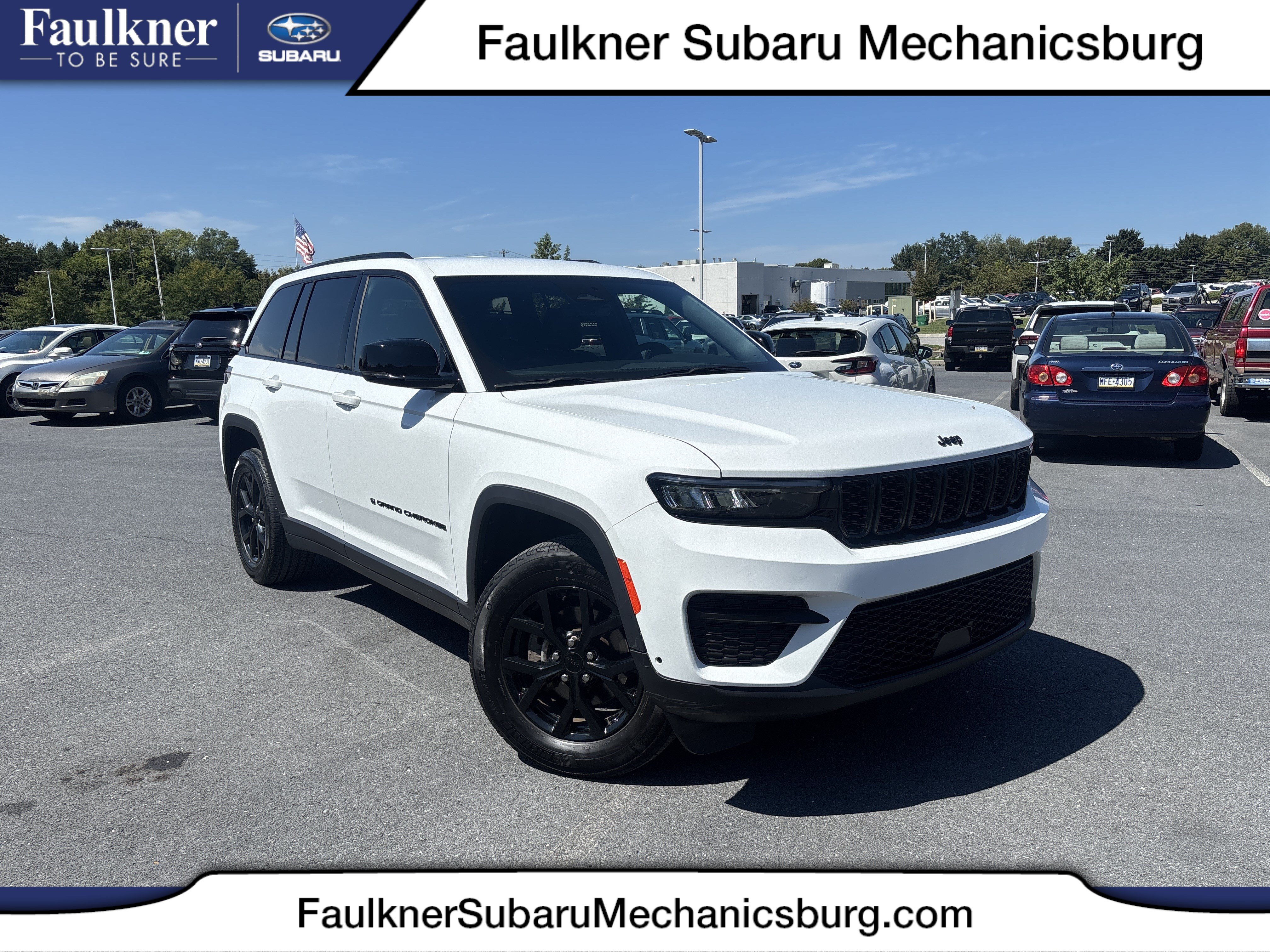 Used 2025 Jeep Grand Cherokee Altitude AWD/4WD image 1