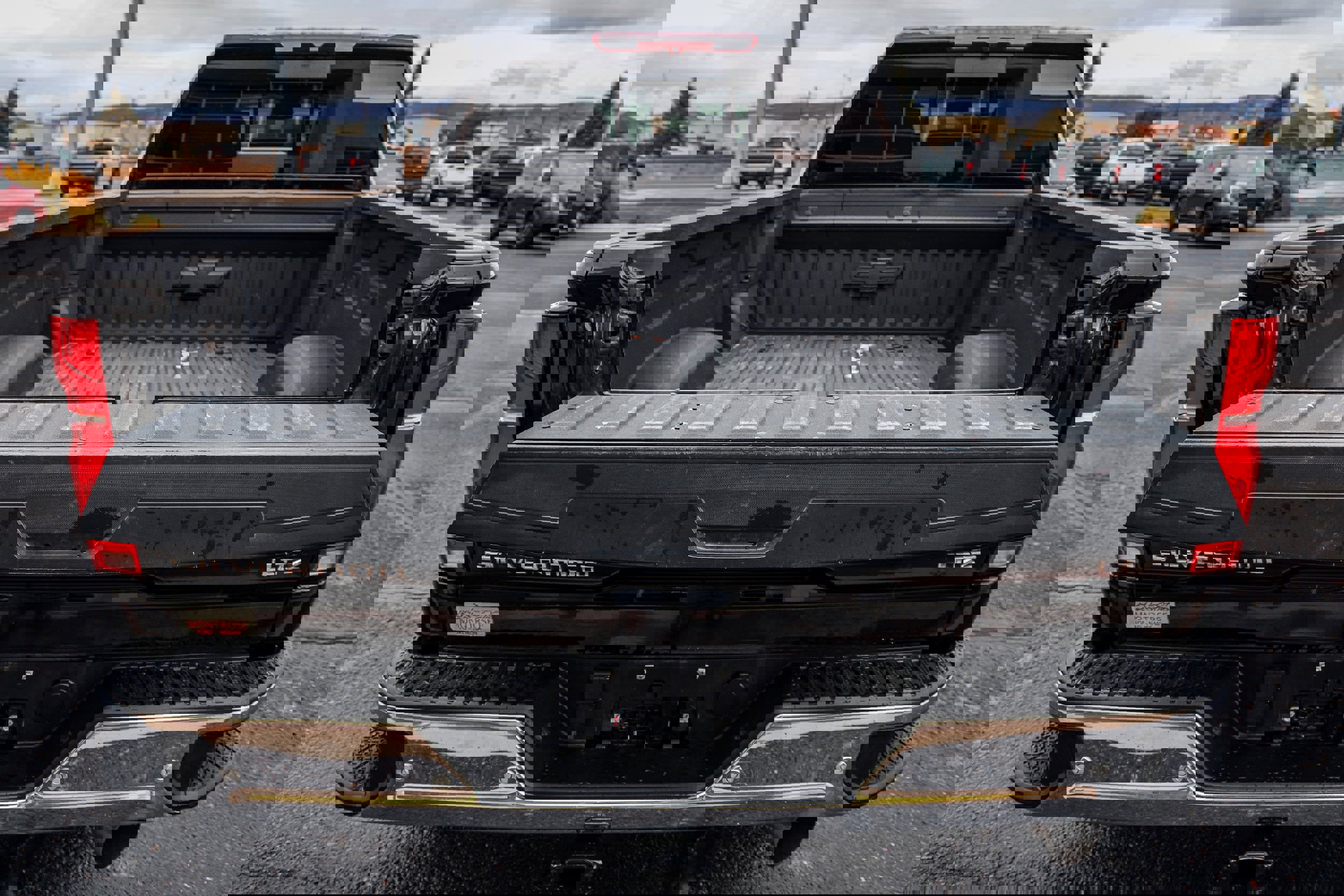 Used 2024 Chevrolet Silverado 3500 LTZ w/ LTZ Plus Package image 7