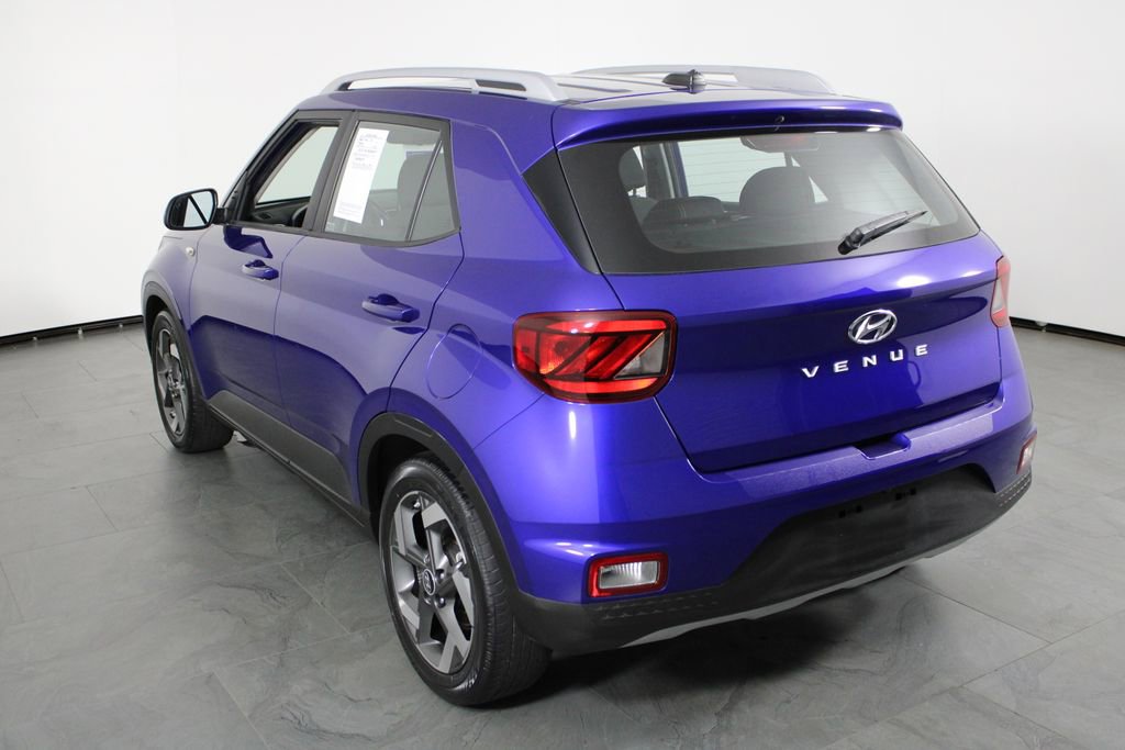 Certified 2023 Hyundai Venue SEL image 4