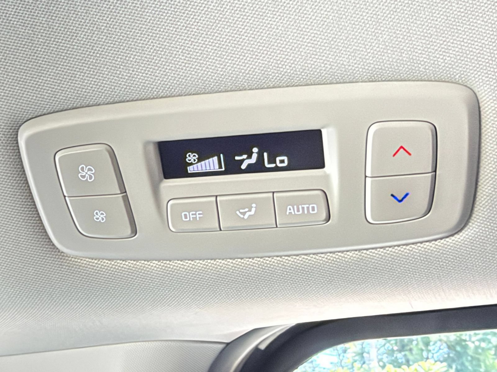 Used 2026 Kia Carnival FWD image 20