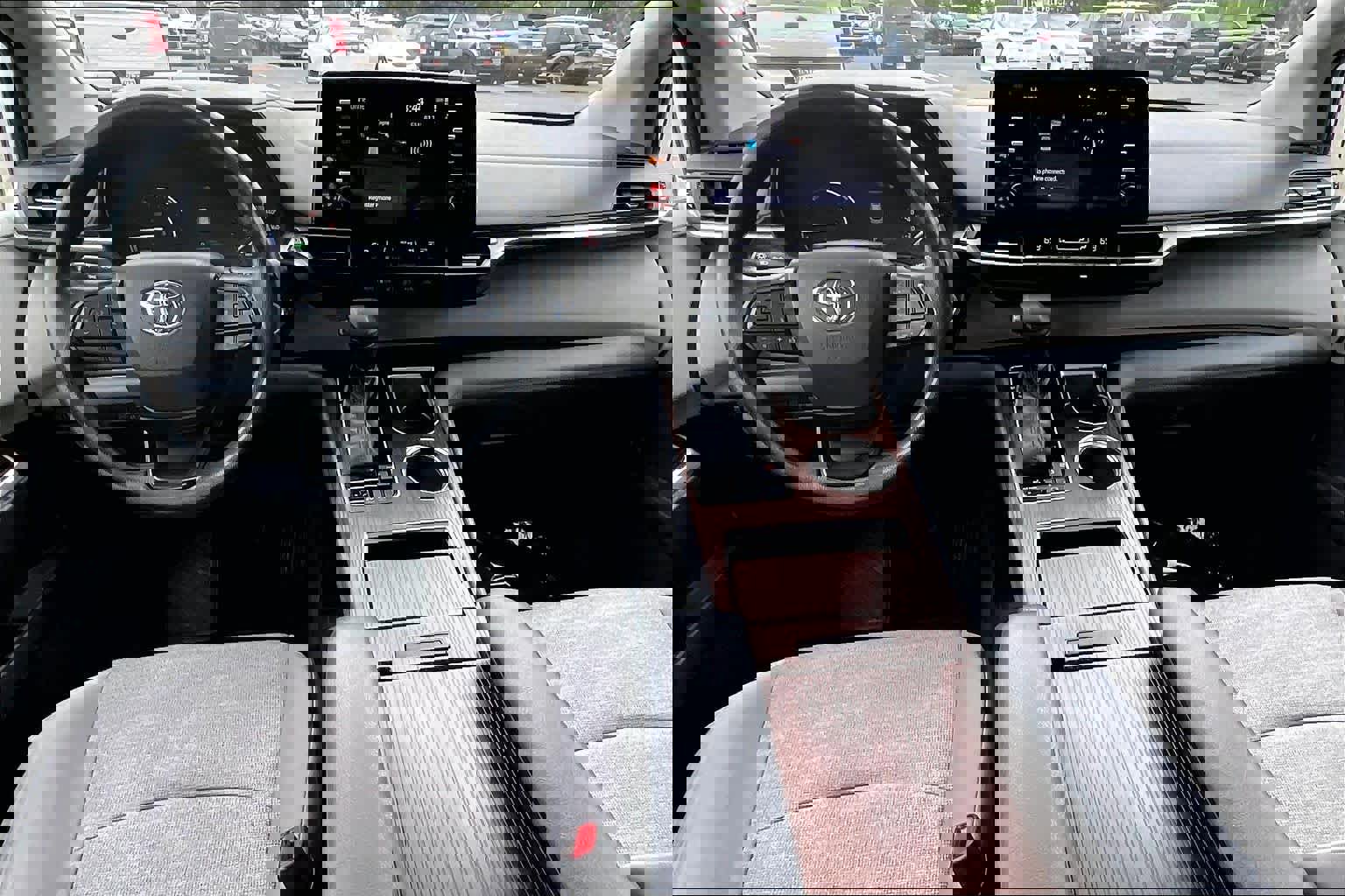 Certified 2022 Toyota Sienna LE image 15