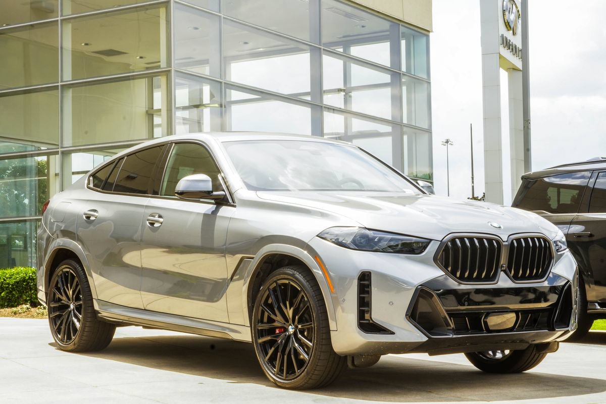 Used 2025 BMW X6 xDrive40i w/ Executive Package AWD/4WD image 4
