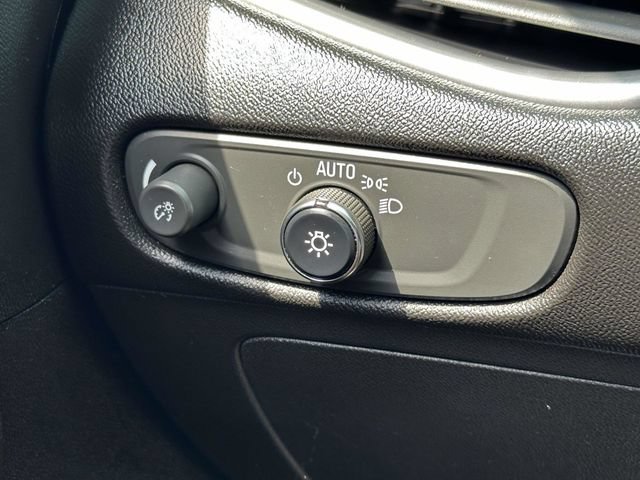 Certified 2022 Chevrolet Malibu LT FWD image 12
