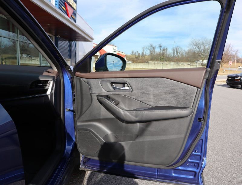 Used 2023 Nissan Rogue SV image 22