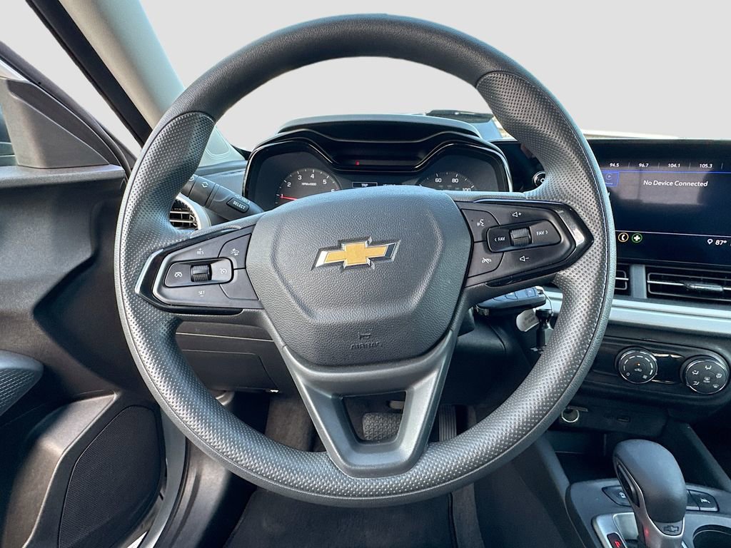 Used 2025 Chevrolet Trax LS image 11