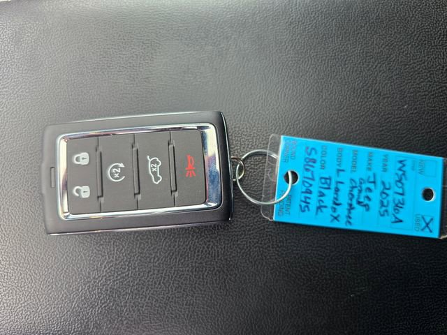 Used 2025 Jeep Grand Cherokee L Laredo w/ Luxury Tech Group I image 33