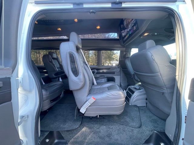 Used 2022 GMC Savana 2500 Extended image 19