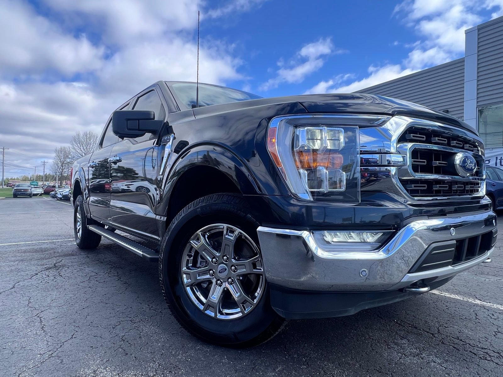 Used 2021 Ford F150 XLT w/ Equipment Group 302A High image 16