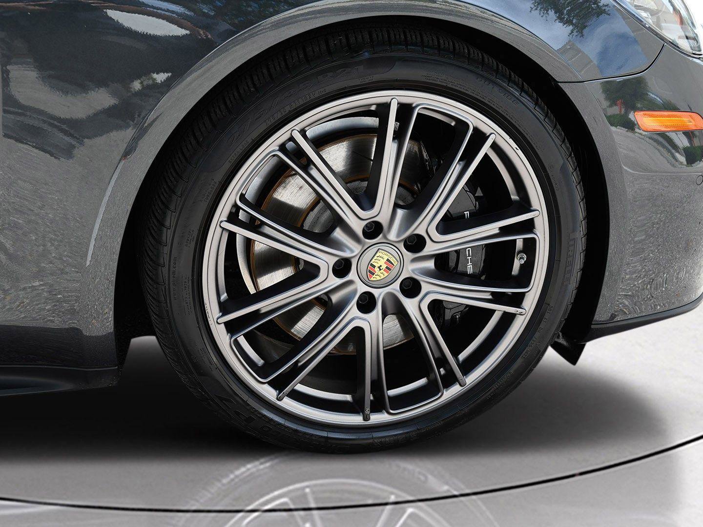 Used 2023 Porsche Panamera GTS image 15