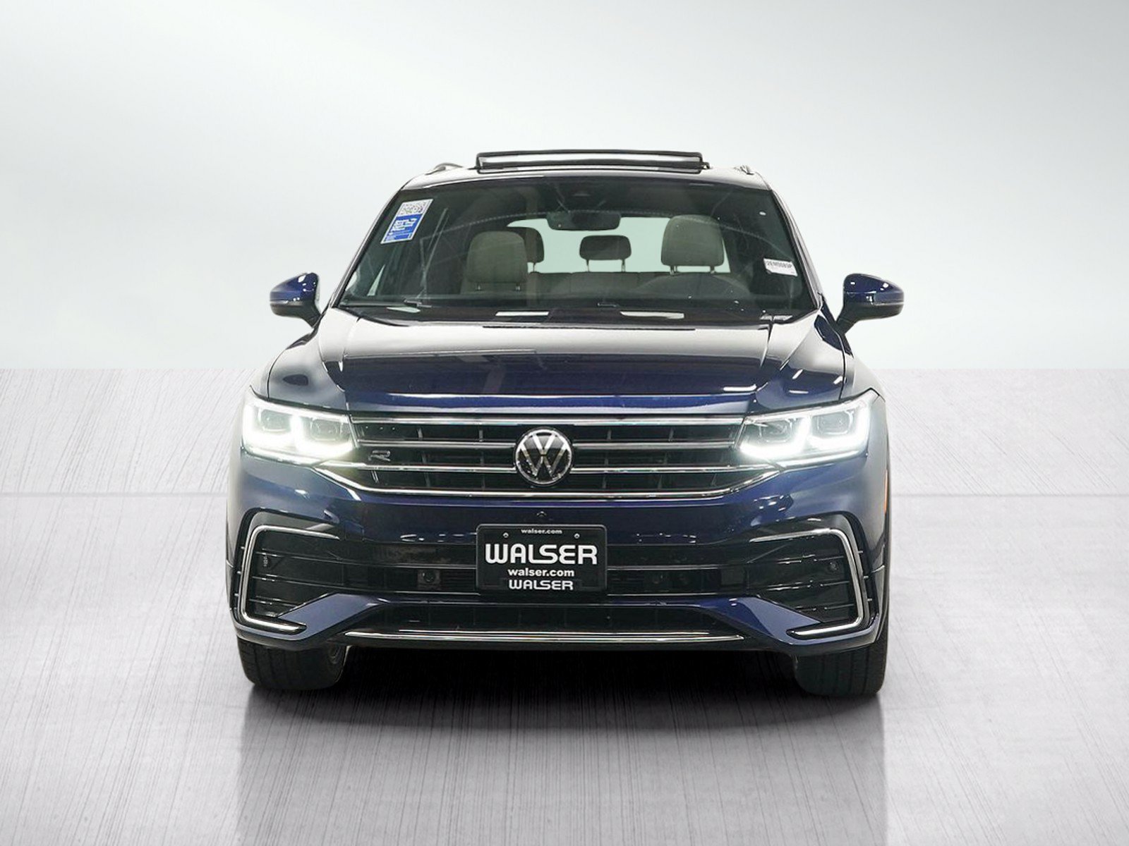 Used 2024 Volkswagen Tiguan SEL R-Line AWD/4WD image 8