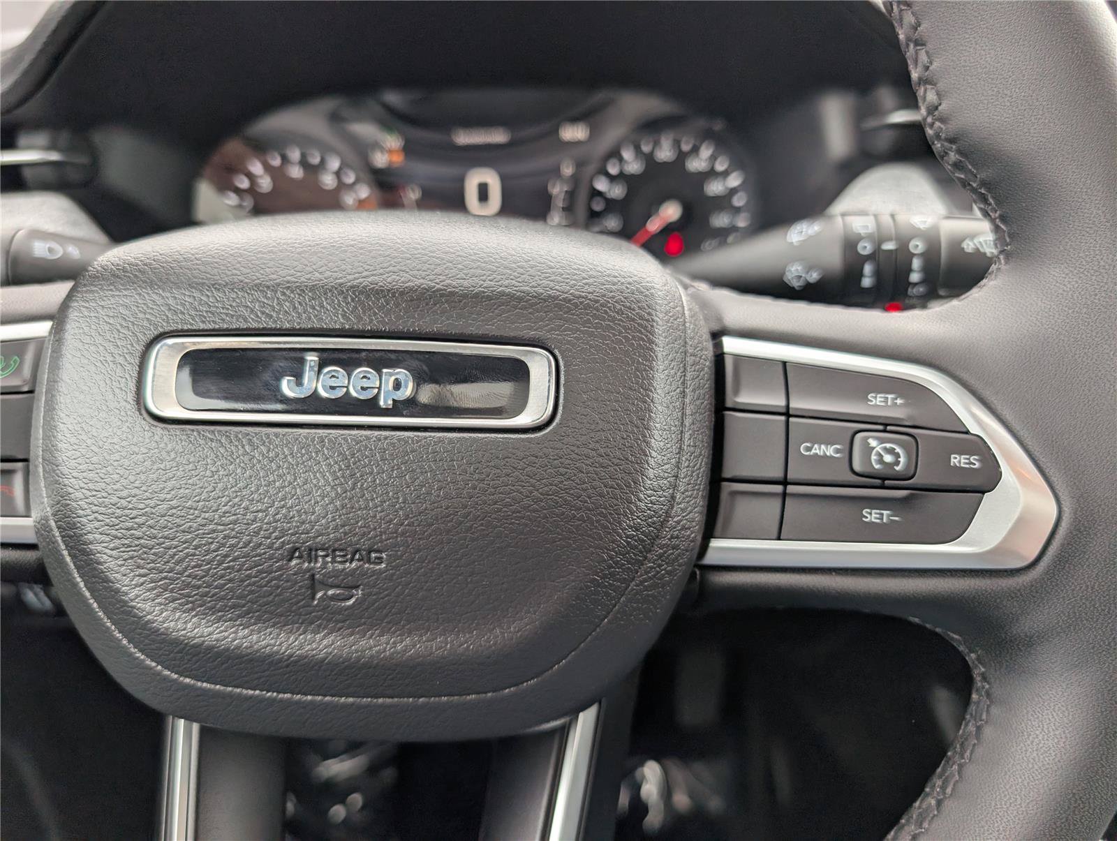 Used 2024 Jeep Compass Latitude w/ Sun and Sound Group AWD/4WD image 25