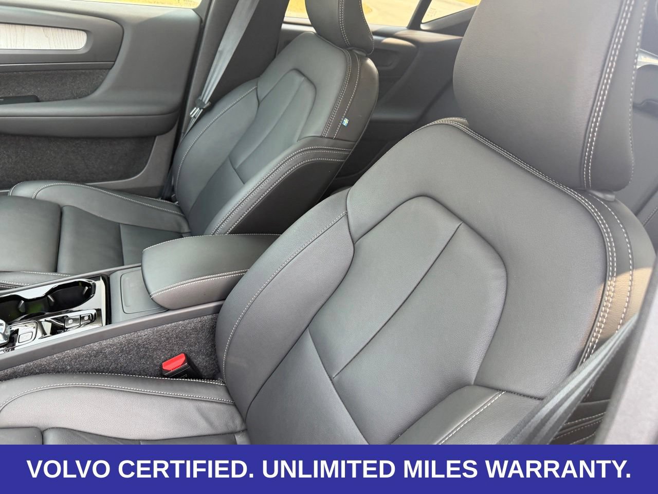 Certified 2026 Volvo XC40 B5 Plus AWD/4WD image 28