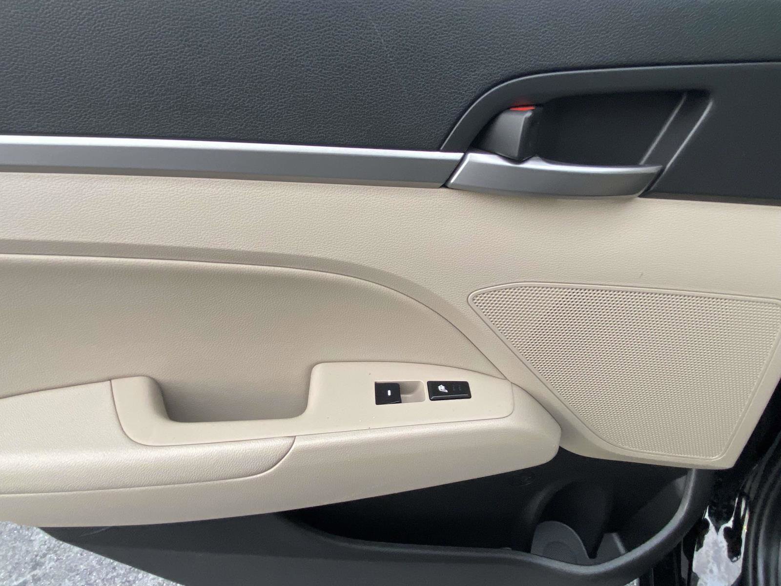 Used 2017 Hyundai Elantra Limited w/ Limited Ultimate Package 05 image 11